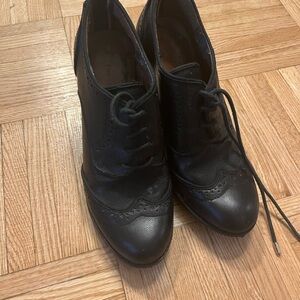 Classic Black Women's Oxford heels